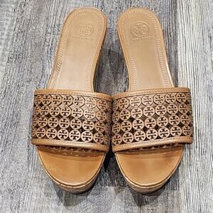 Tory Burch Elaine tan logo cutout platform Wedge leather sandals shoes size 9